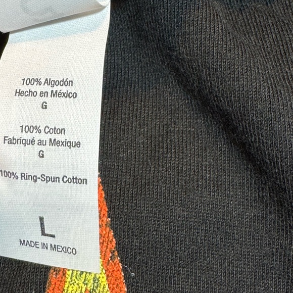 Vintage Style Def Leppard Graphic T-Shirt - Picture 6 of 6